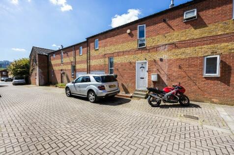 4 bedroom terraced house for sale