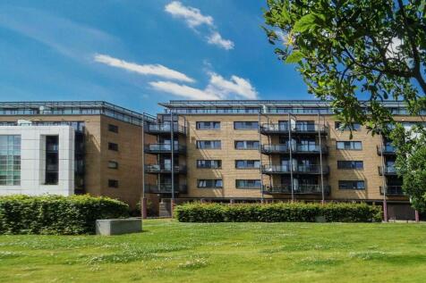 Ferry Court, Cardiff CF11 1 bed flat for sale