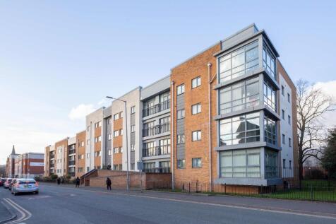 3 bedroom flat for sale