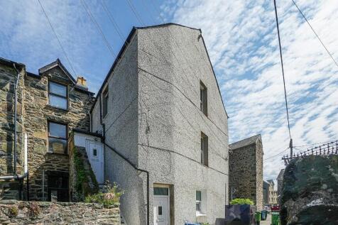 3 bedroom flat for sale