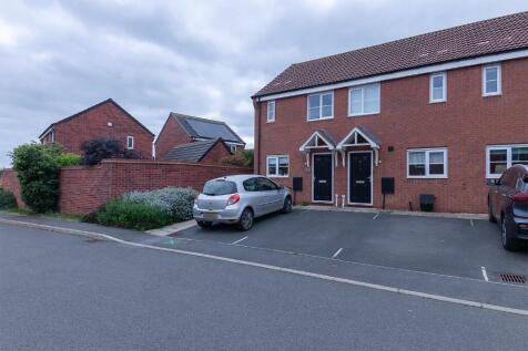 Culture Close, Melton Mowbray LE13 2 bed end of terrace house for sale