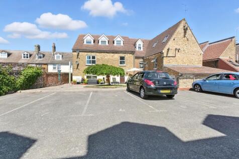 Stratford Lane, Rainham ME8 2 bed flat for sale