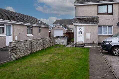 Earns Heugh Crescent, Aberdeen AB12 1 bed flat for sale