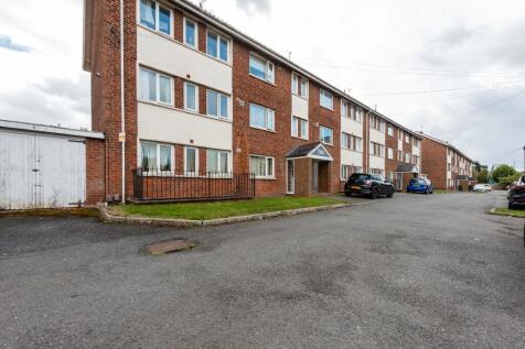 3 bedroom flat for sale