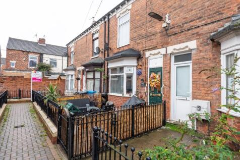 Madoline Grove, Hull HU9 2 bed terraced house for sale