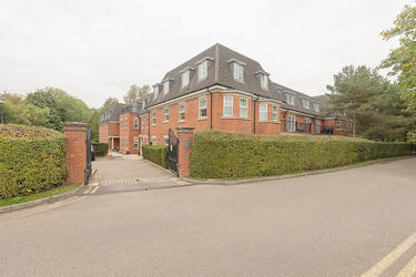 2 bedroom flat for sale