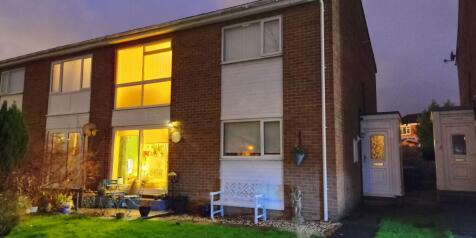 2 bedroom maisonette for sale