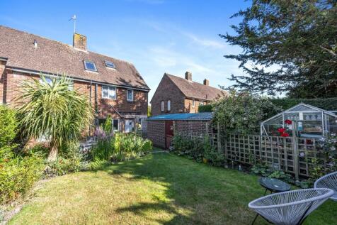 Shooting Field, Steyning BN44 4 bed semi