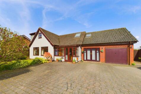 5 bedroom detached bungalow for sale