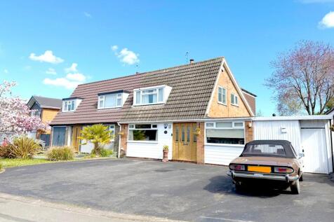 Needlers End Lane, Balsall Common... 3 bed semi
