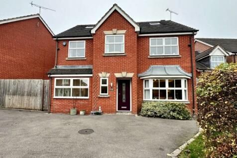 6 bedroom detached house for sale