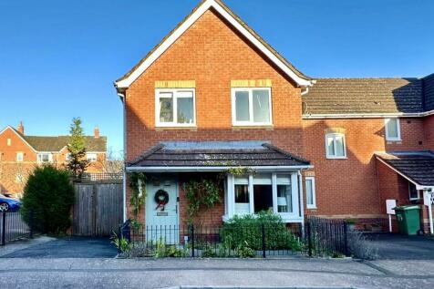 3 bedroom end of terrace house for sale