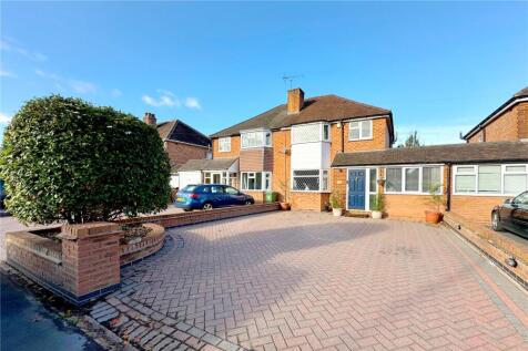 4 bedroom semi-detached house for sale