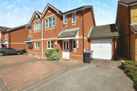 3 bedroom semi-detached house for sale