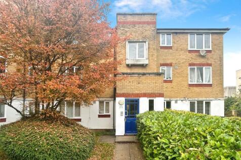 Dadswood, Harlow, Essex 2 bed apartment for sale
