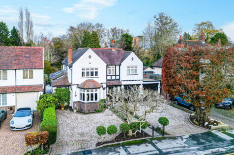 5 bedroom detached house for sale