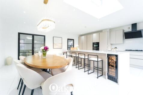 Ida Road, Walsall, West Midlands, WS2 5 bed semi