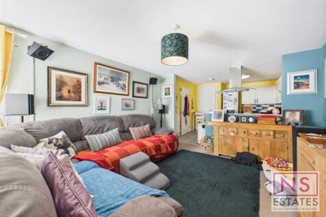 Southwell Court, Middlesbrough, TS1 2 bed flat for sale