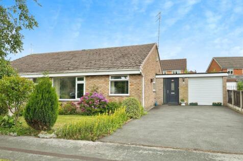 2 bedroom semi-detached bungalow for sale