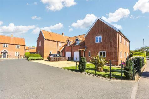 Ron Fielder Close, Salhouse, Norwich... 4 bed semi