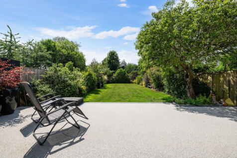 5 bedroom semi-detached house for sale