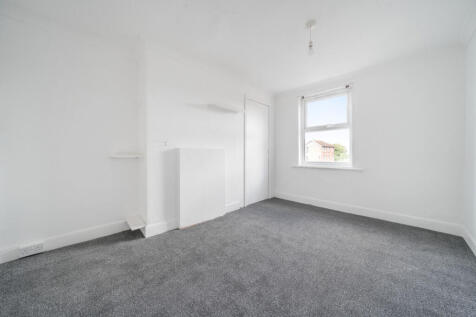 8 bedroom terraced house for sale