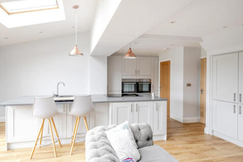 Mendip Crescent, Bristol, BS16 4 bed terraced house for sale