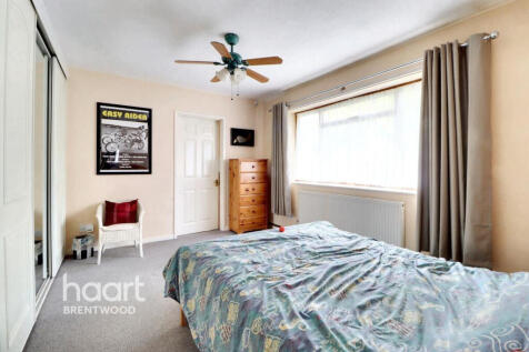 Elmtree Avenue, Brentwood 3 bed detached bungalow for sale