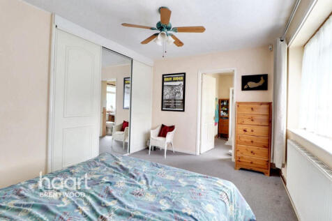 Elmtree Avenue, Brentwood 3 bed detached bungalow for sale