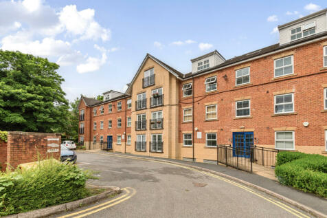 Sandringham Court, Sandringham Drive... 2 bed flat for sale