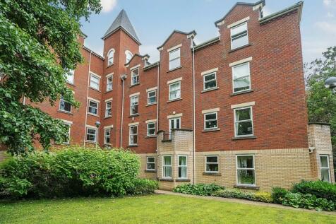 Gardenhurst, 45 Cardigan Road... 2 bed flat for sale