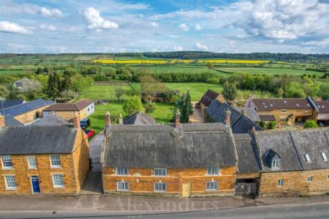7 bedroom detached house for sale