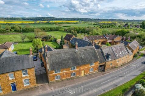 7 bedroom detached house for sale