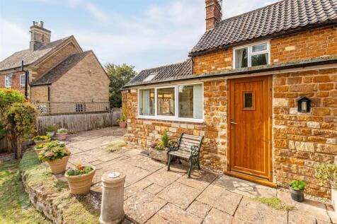 2 bedroom cottage for sale