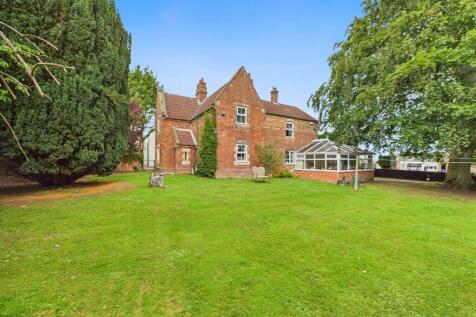 6 bedroom farm house for sale