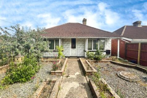 Cricklade Road, Swindon, Wiltshire 4 bed bungalow for sale