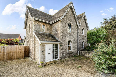 Lady Lane, Blunsdon, Swindon 3 bed semi