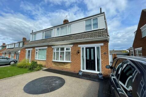 3 bedroom semi-detached house for sale