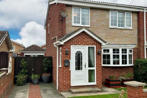 3 bedroom semi-detached house for sale