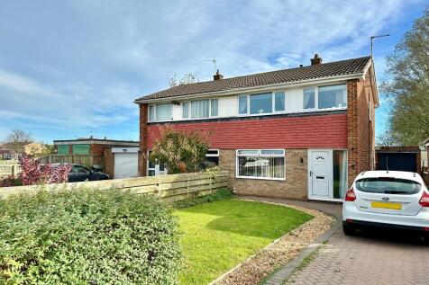 3 bedroom semi-detached house for sale
