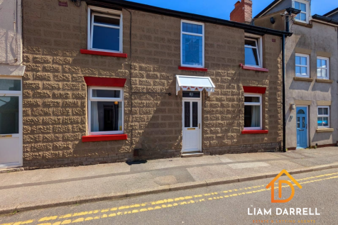 4 bedroom terraced house for sale