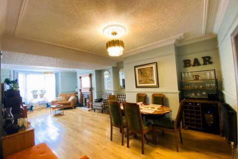 4 bedroom terraced house for sale