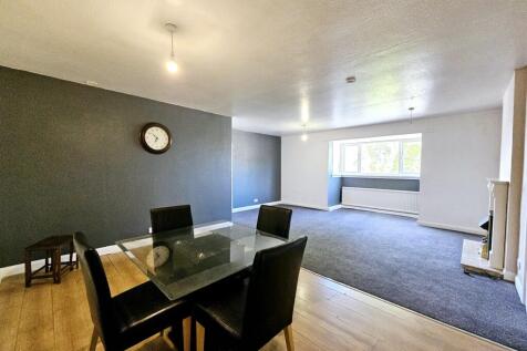 3 bedroom flat for sale