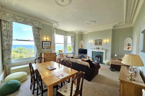 3 bedroom flat for sale