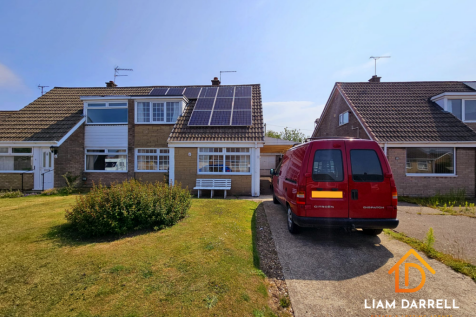 3 bedroom semi-detached bungalow for sale