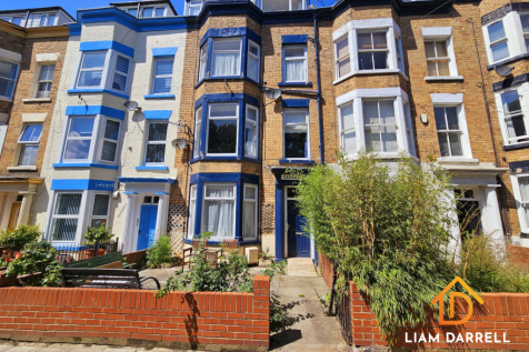 6 bedroom terraced house for sale