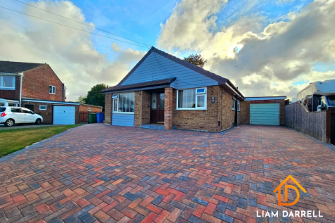 4 bedroom detached bungalow for sale