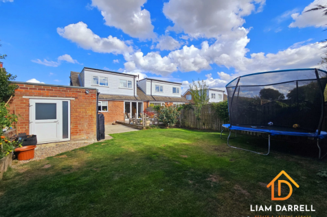 3 bedroom semi-detached bungalow for sale