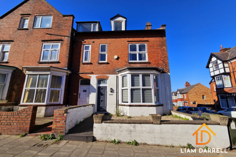 5 bedroom end of terrace house for sale