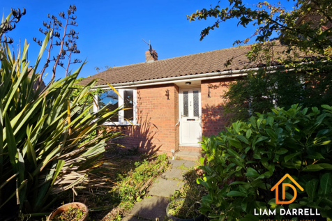 2 bedroom semi-detached bungalow for sale